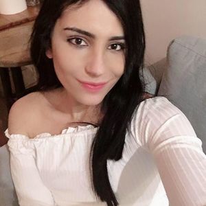 Meet your Posher, Daniela